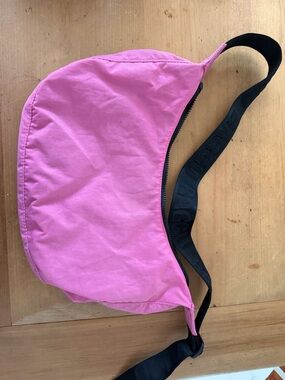 BAGGU Pink medium crescent Bag with Black Strap